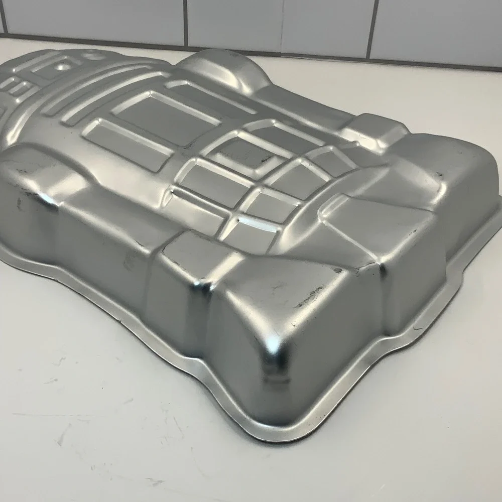 Vintage 1980 Wilton Star Wars R2-D2 Cake Pan Empire Strikes Back 2105-1294